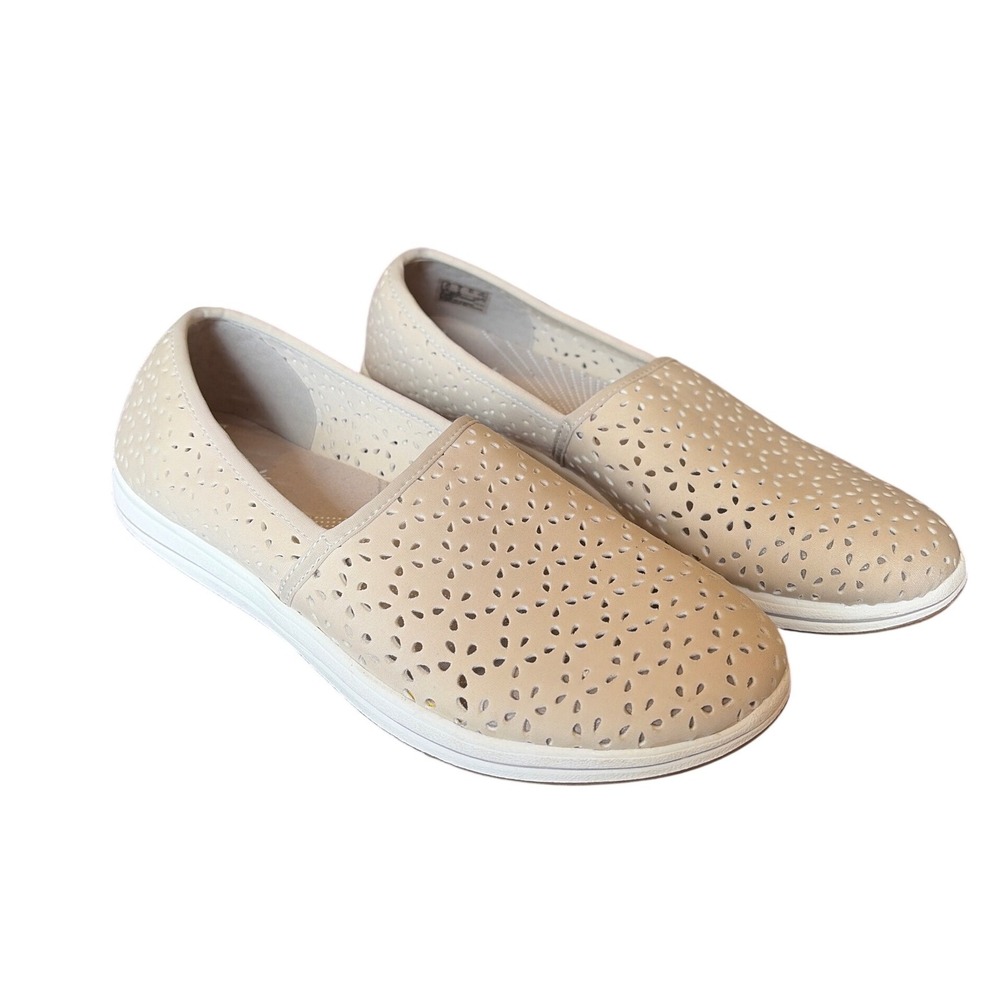 Clarks Cloudsteppers Breeze Emily Beige Perforated Slip On Shoes Womens Size 9
